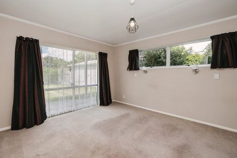 Photo of property in 53 Wikiriwhi Crescent, Awapuni, Palmerston North, 4412