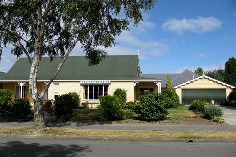Photo of property in 4 Ringwood Place Avonhead Christchurch City
