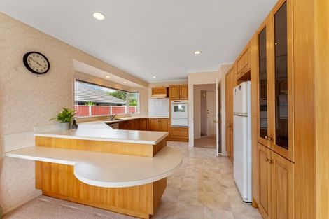 Photo of property in 4 Frank Frethey Place, Highlands Park, New Plymouth, 4312