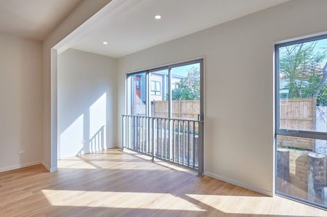 Photo of property in 2 The Boulevard, Sunnyhills, Auckland, 2010