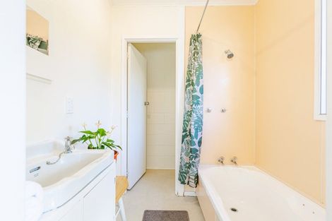 Photo of property in 30 County Road, Torbay, Auckland, 0630