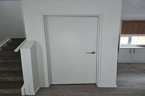 Photo of property in 10 Cliff Road, Papakura, 2110