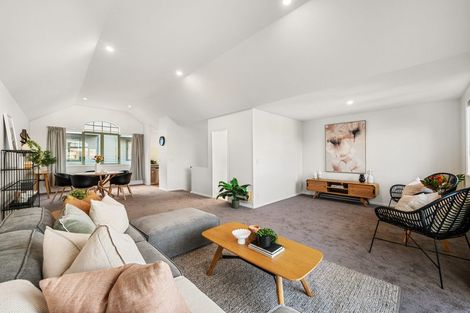 Photo of property in 93a Kelburn Parade, Kelburn, Wellington, 6012