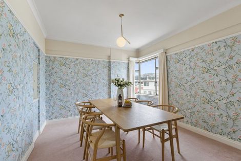 Photo of property in Owd Trafford Flats, 17 Brougham Street, Mount Victoria, Wellington, 6011