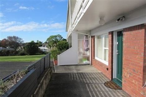 Photo of property in 2/40 Vauxhall Road, Devonport, Auckland, 0624