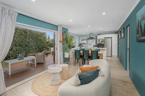 Photo of property in 56 Hahei Beach Road, Hahei, Whitianga, 3591