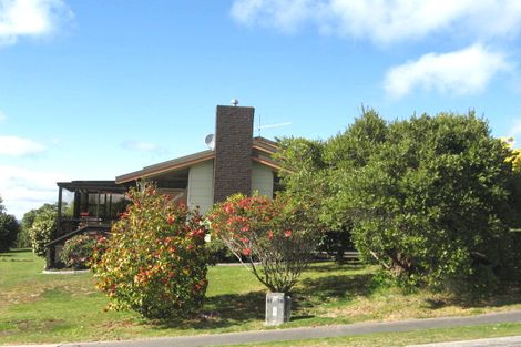 Photo of property in 4 Ewing Grove, Acacia Bay, Taupo, 3330