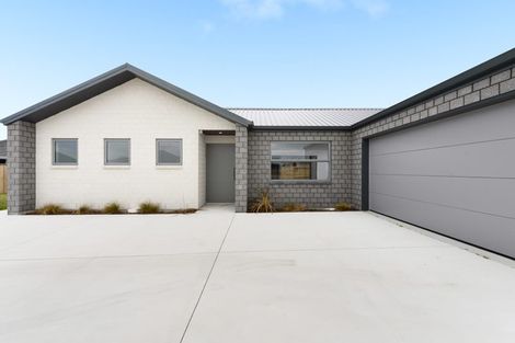 Photo of property in 2 Cupples Street, Papamoa Beach, Papamoa, 3118