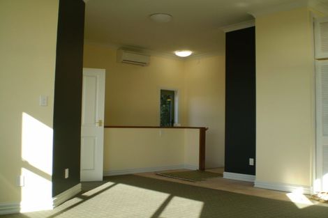 Photo of property in 52 Mitchell Street, Brooklyn, Wellington, 6021