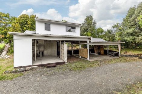 Photo of property in 1696 South Head Road, South Head, Helensville, 0874