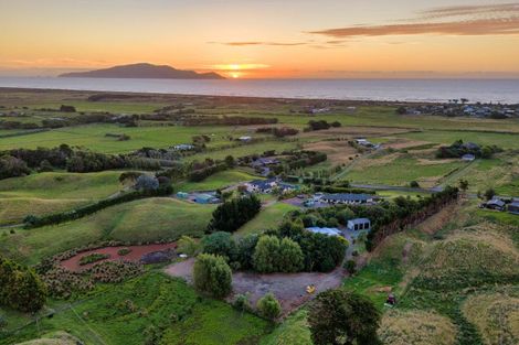 Photo of property in 55 Pukenamu Road, Te Horo, Otaki, 5581