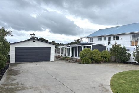 Photo of property in 1389 Whangaparaoa Road, Army Bay, Whangaparaoa, 0930
