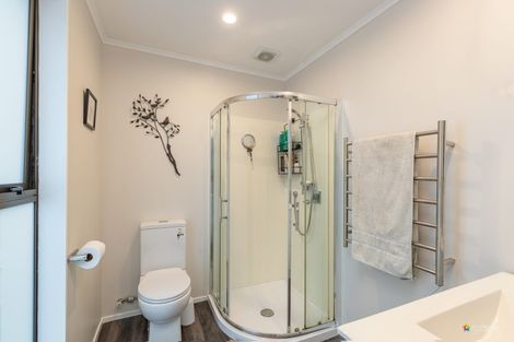 Photo of property in 17b Gemstone Drive, Birchville, Upper Hutt, 5018