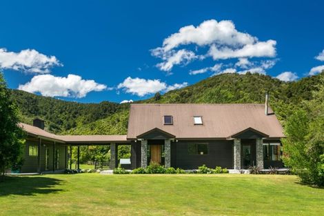 Photo of property in 28 Lady Cobham Grove, Anakiwa, Picton, 7281