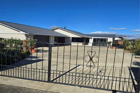 Photo of property in 9 Smith Street, Dannevirke, 4930