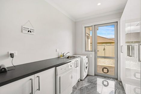 Photo of property in 15 De Bettencor Place, Mount Pisa, Cromwell, 9383