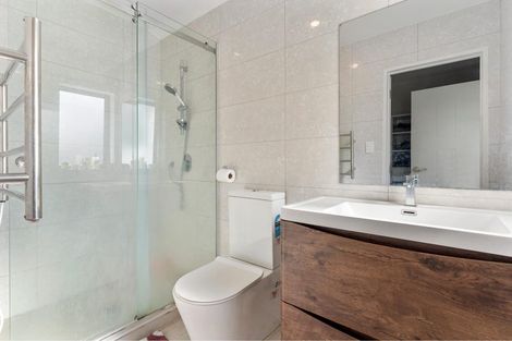 Photo of property in 86a Kelman Road, Kelston, Auckland, 0602