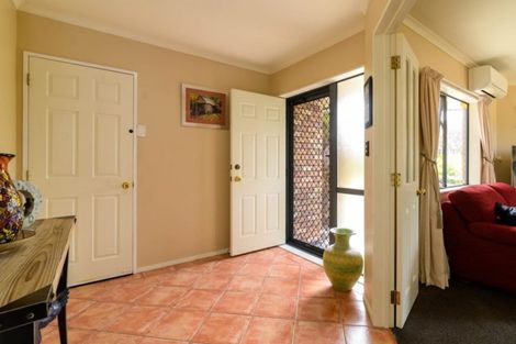 Photo of property in 35 Hoyte Place, Pukehangi, Rotorua, 3015