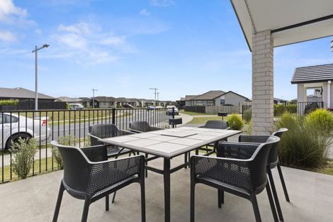 Photo of property in 69 Hills View Drive, Papamoa, 3118