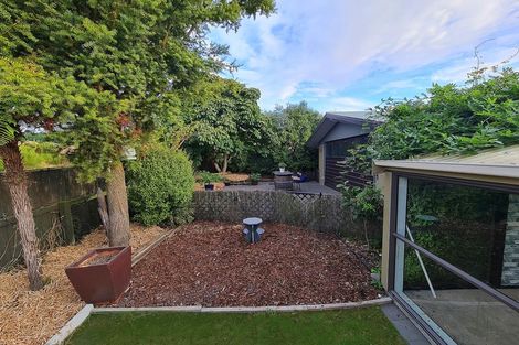 Photo of property in 2 Epping Place, Richmond Heights, Taupo, 3330