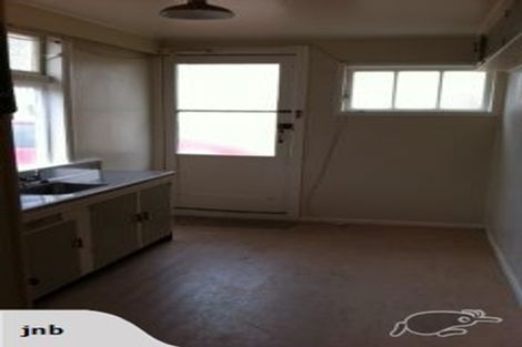 Photo of property in 8 Rixon Grove, Mount Victoria, Wellington, 6011