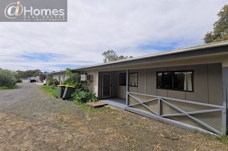 Photo of property in 6 Moontide Road, Kumeu, 0892