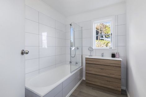 Photo of property in 35 Thomas Street, Stokes Valley, Lower Hutt, 5019