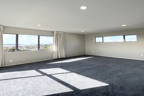 Photo of property in 10 Parkside Road, West Harbour, Auckland, 0618