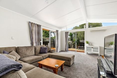 Photo of property in 7 Mary Keane Lane, Parakai, 0830