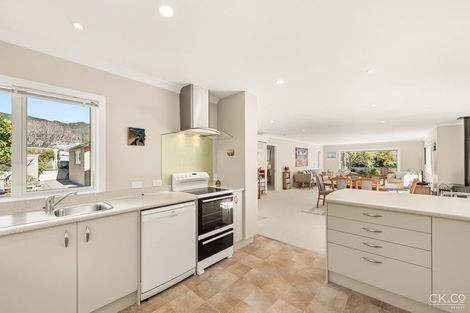 Photo of property in 28 Manuka Street, Stokes Valley, Lower Hutt, 5019