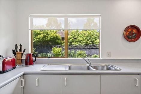 Photo of property in 84 Chelsea View Drive, Chatswood, Auckland, 0626