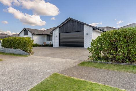 Photo of property in 14 Raynor Crescent, Pyes Pa, Tauranga, 3112