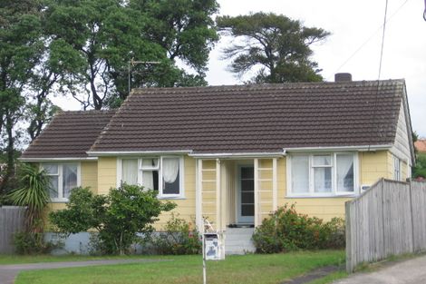 Photo of property in 17 Hill Crescent, New Lynn, Auckland, 0600