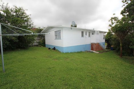 Photo of property in 104 Farquhar Road, Glendene, Auckland, 0602