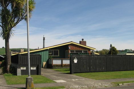 Photo of property in 14 Kamahi Place, Pukehangi, Rotorua, 3015