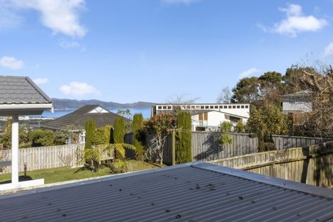 Photo of property in 71 Miromiro Road, Normandale, Lower Hutt, 5010