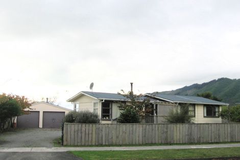 Photo of property in 36 Andrew Street, Waikanae, 5036
