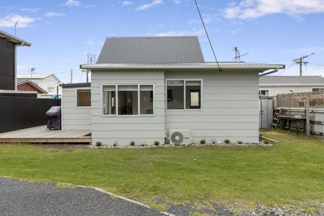 Photo of property in 30 Third Avenue, Urenui, 4377