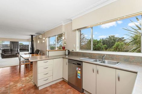 Photo of property in 15 Eyre Street, Henderson, Auckland, 0612