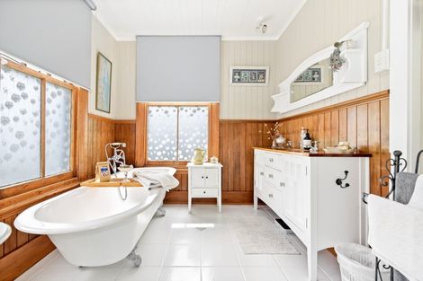 Photo of property in 106 Forest Lake Road, Forest Lake, Hamilton, 3200