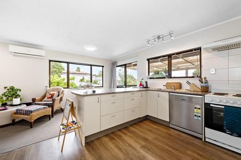 Photo of property in 1612a Great North Road, Waterview, Auckland, 1026