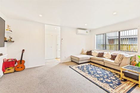 Photo of property in 102 Bruce Mclaren Road, Henderson, Auckland, 0612