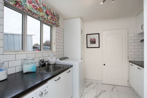 Photo of property in 8 Haddon Lane, Harewood, Christchurch, 8051