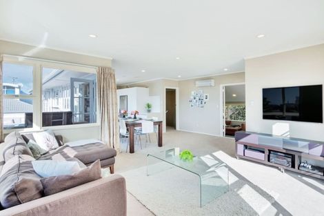 Photo of property in 1/30 Jellicoe Road, Murrays Bay, Auckland, 0630