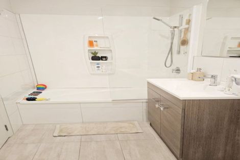 Photo of property in 4 Ceramic Lane, New Lynn, Auckland, 0600