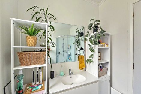 Photo of property in 5 Hay Street, Naenae, Lower Hutt, 5011