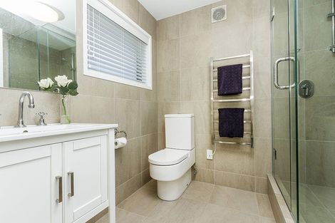 Photo of property in 1/2 Ocean View Road, Milford, Auckland, 0620