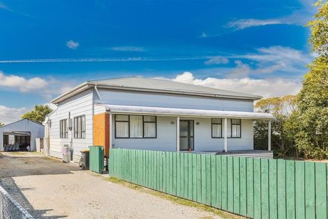 Photo of property in 95 Queen Street, Westport, 7825