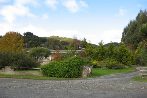 Photo of property in 27 Summer Hill Road, Kaitangata, 9282