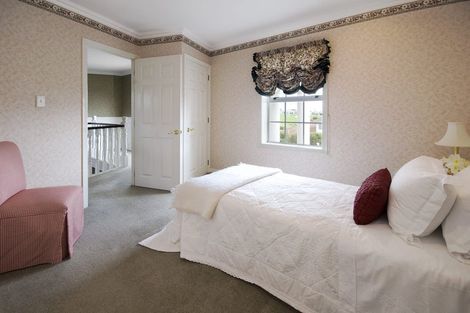 Photo of property in 20 Manor Park, Sunnyhills, Auckland, 2010